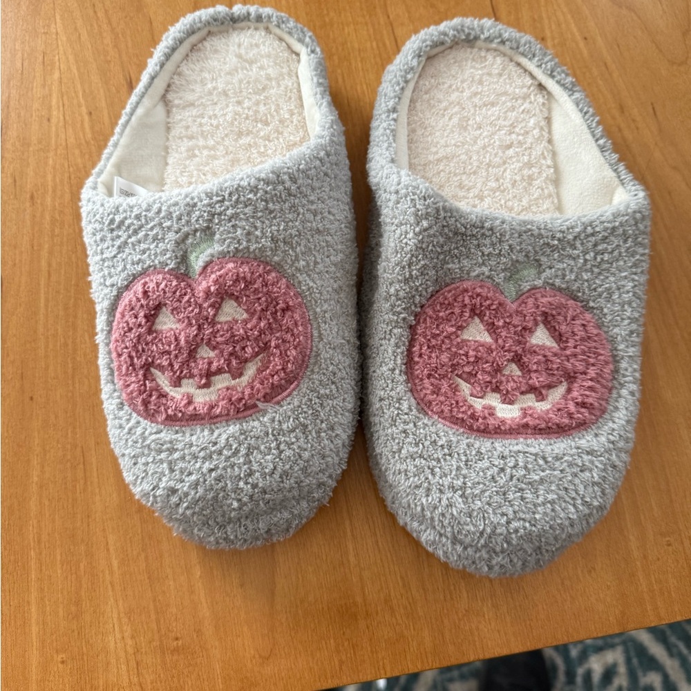 Cozy Gray Slippers with Pink Pumpkin Design Large Size 8-9 Worn Once
